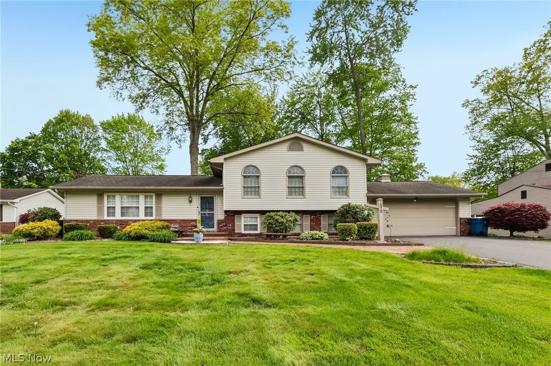 7972 Glen Oaks Ne Drive, Howland, OH 44484 - #1
