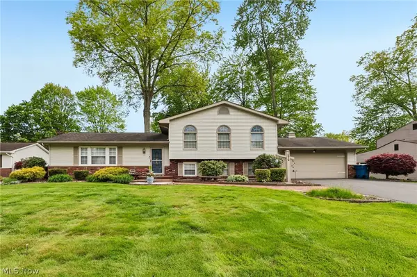 7972 Glen Oaks Ne Drive, Howland, OH 44484