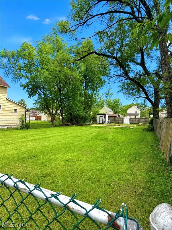 1624 E 33rd Street, Lorain, OH 44055