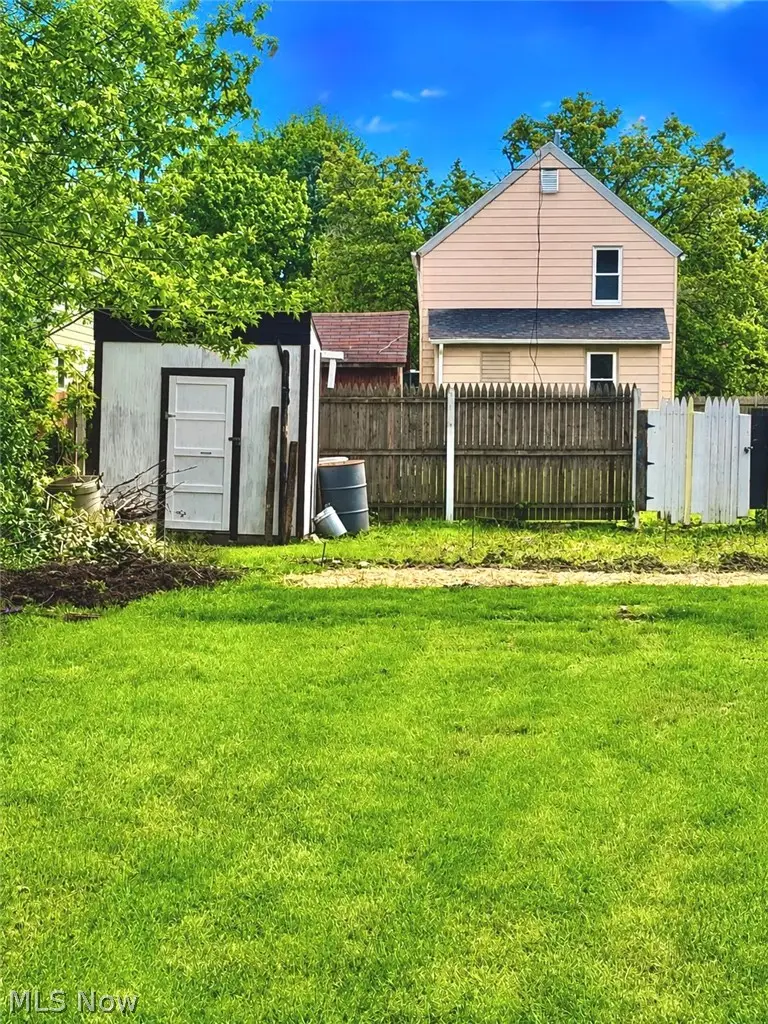 1624 E 33rd Street, Lorain, OH 44055 - #3