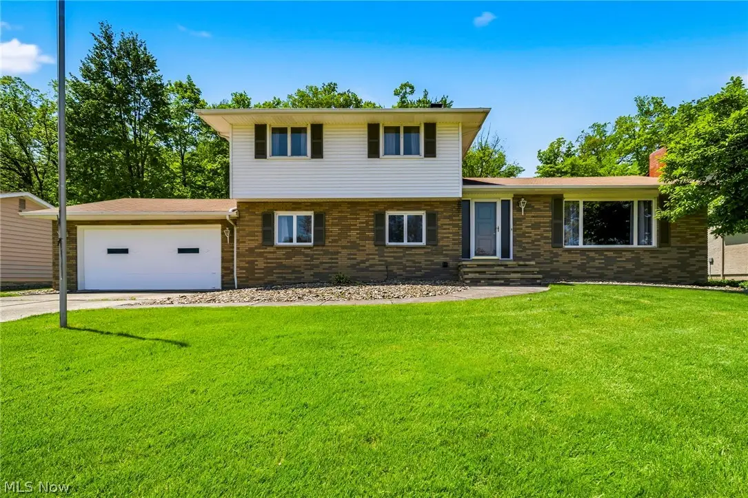 8074 Farview Oval, Brecksville, OH 44141 - #1