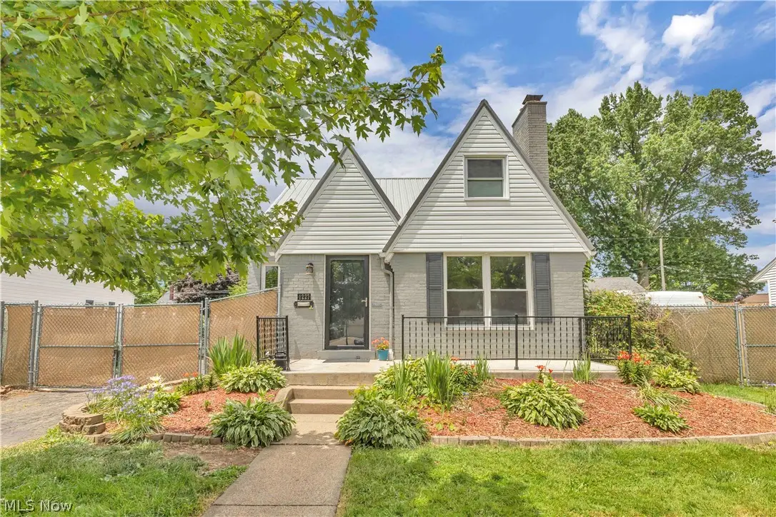 1227 Manor Sw Avenue, Canton, OH 44710 - #1