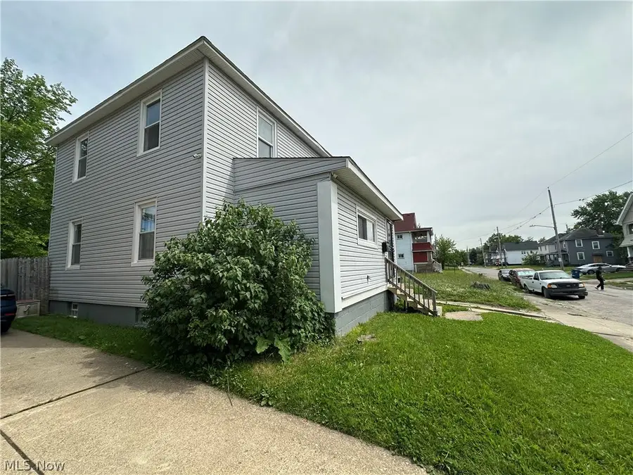 3541 E 113th Street, Cleveland, OH 44105 - #2