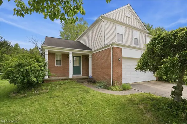560 Canterbury Lane, Sagamore Hills, OH 44067
