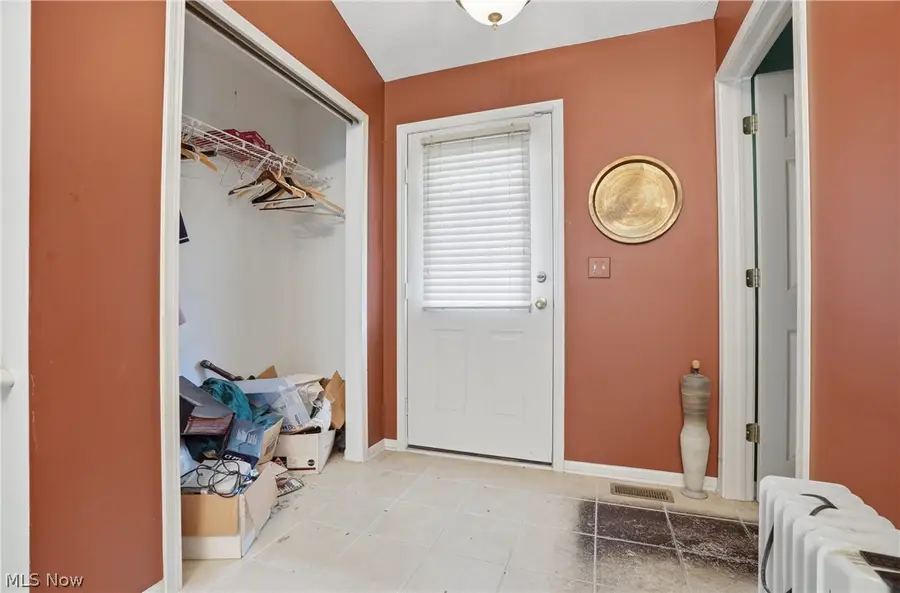 560 Canterbury Lane, Sagamore Hills, OH 44067 - #3