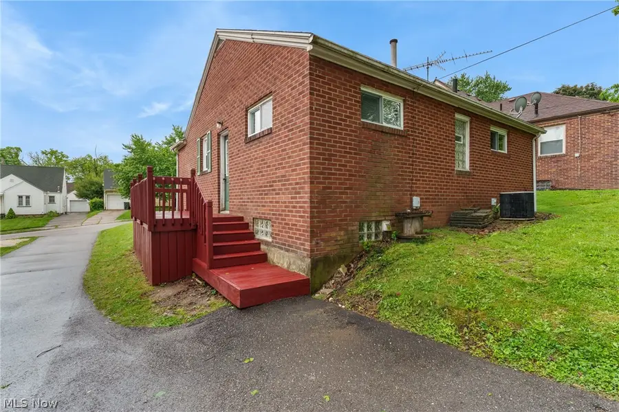 1307 23rd Ne Street, Canton, OH 44714 - #3