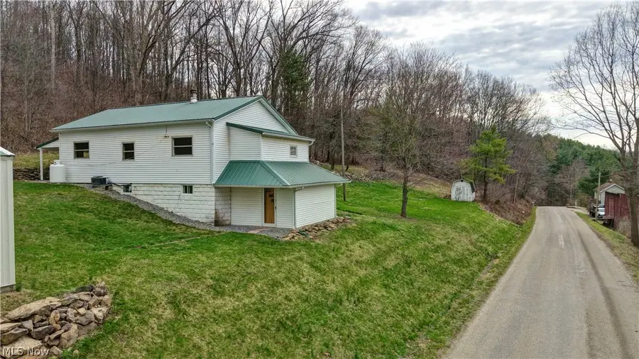 12413 Lick Run Rd, Newcomerstown, OH 43832 - #2