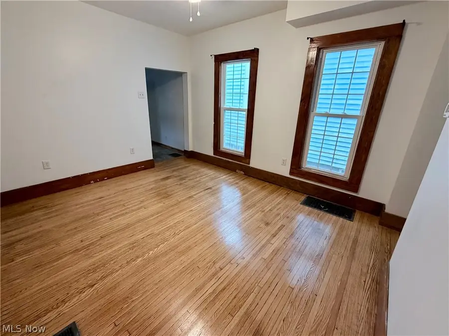 4254 Harrison Street, Bellaire, OH 43906 - #3