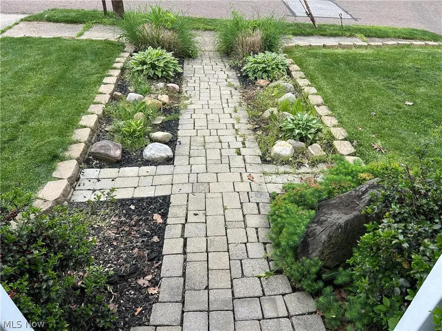 153 W Burns Avenue, Akron, OH 44310 - #2