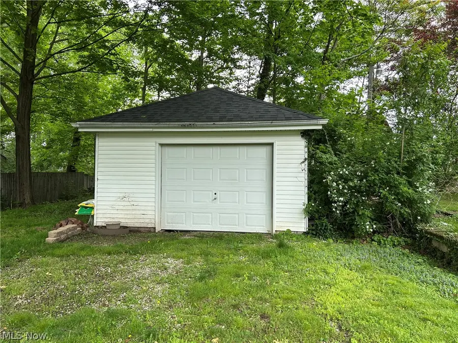 153 W Burns Avenue, Akron, OH 44310 - #3