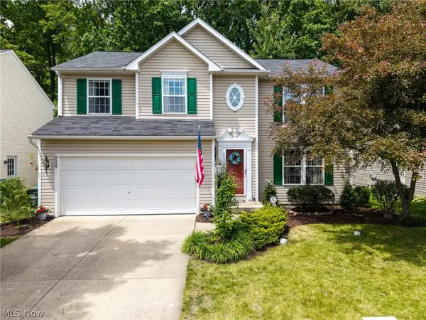8524 Wayside Drive, Olmsted Twp, OH 44138