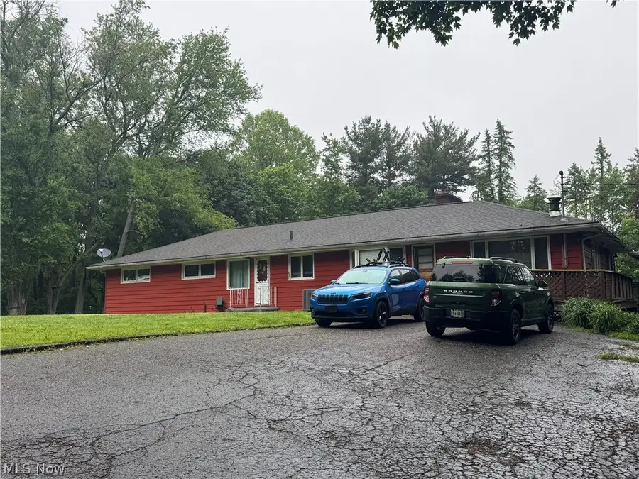 12797 Oakwood Nw Avenue, Uniontown, OH 44685 - #2