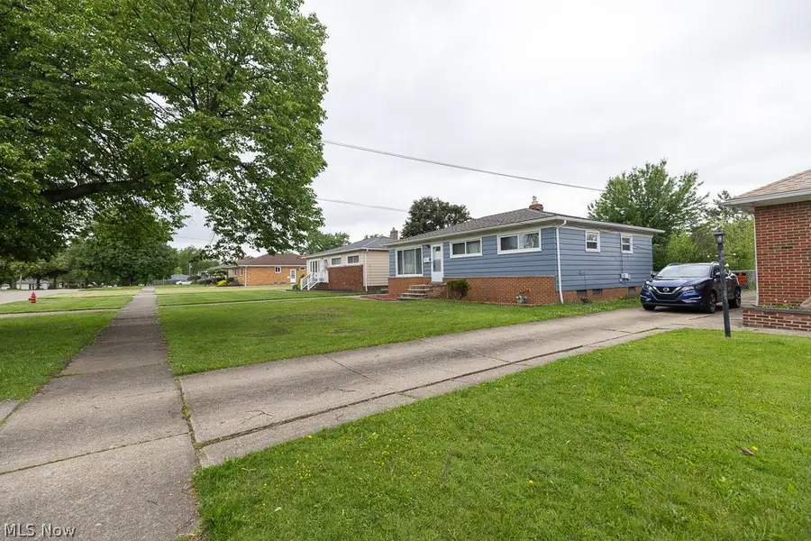 9326 Ackley Road, Parma Heights, OH 44130 - #3