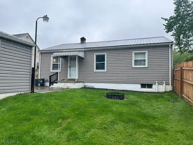 438 10th Street, Struthers, OH 44471 - #3