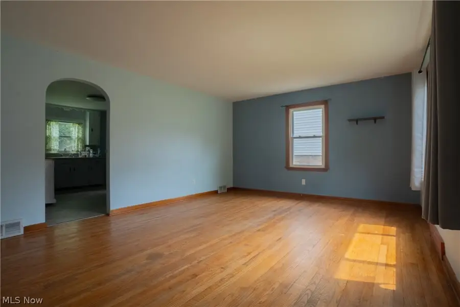 220 Willow Ne Avenue, Massillon, OH 44646 - #2