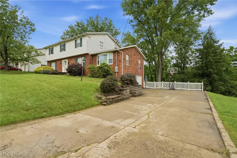246 North Hills Drive, Parkersburg, WV 26104 - #3