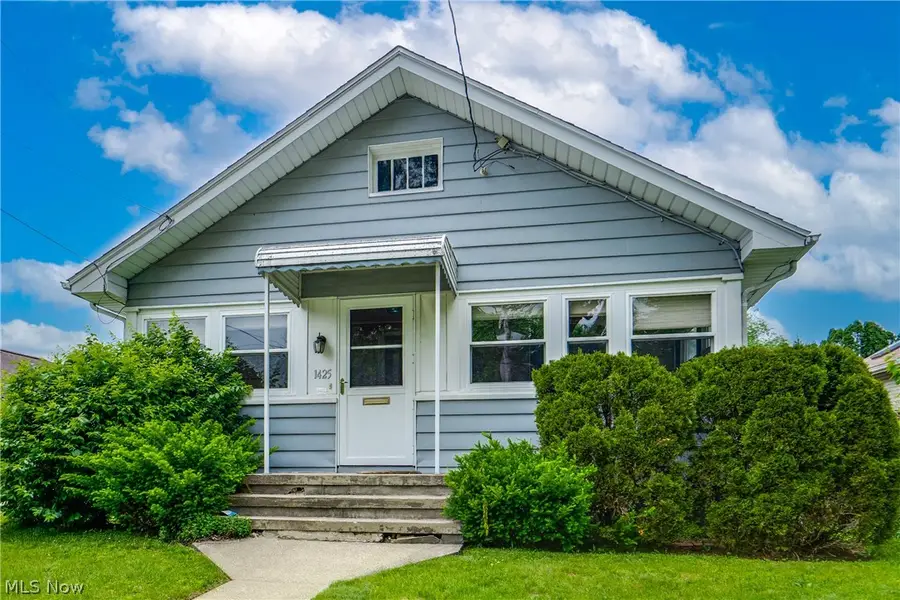 1425 Chippewa Avenue, Akron, OH 44305 - #3