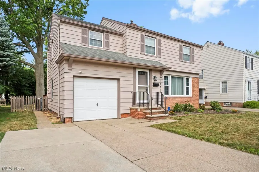 1272 Gordon Road, Lyndhurst, OH 44124 - #2