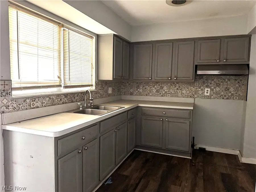 9409 Manor Avenue, Cleveland, OH 44104 - #2