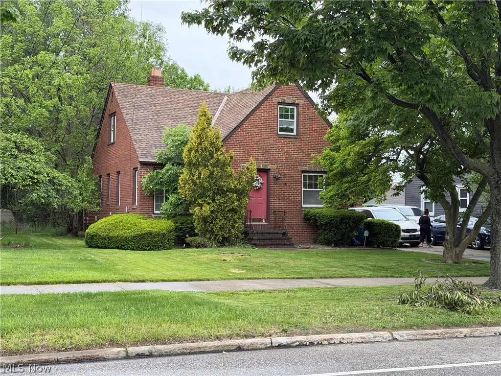 5916 Pearl Road, Parma Heights, OH 44130 - #1