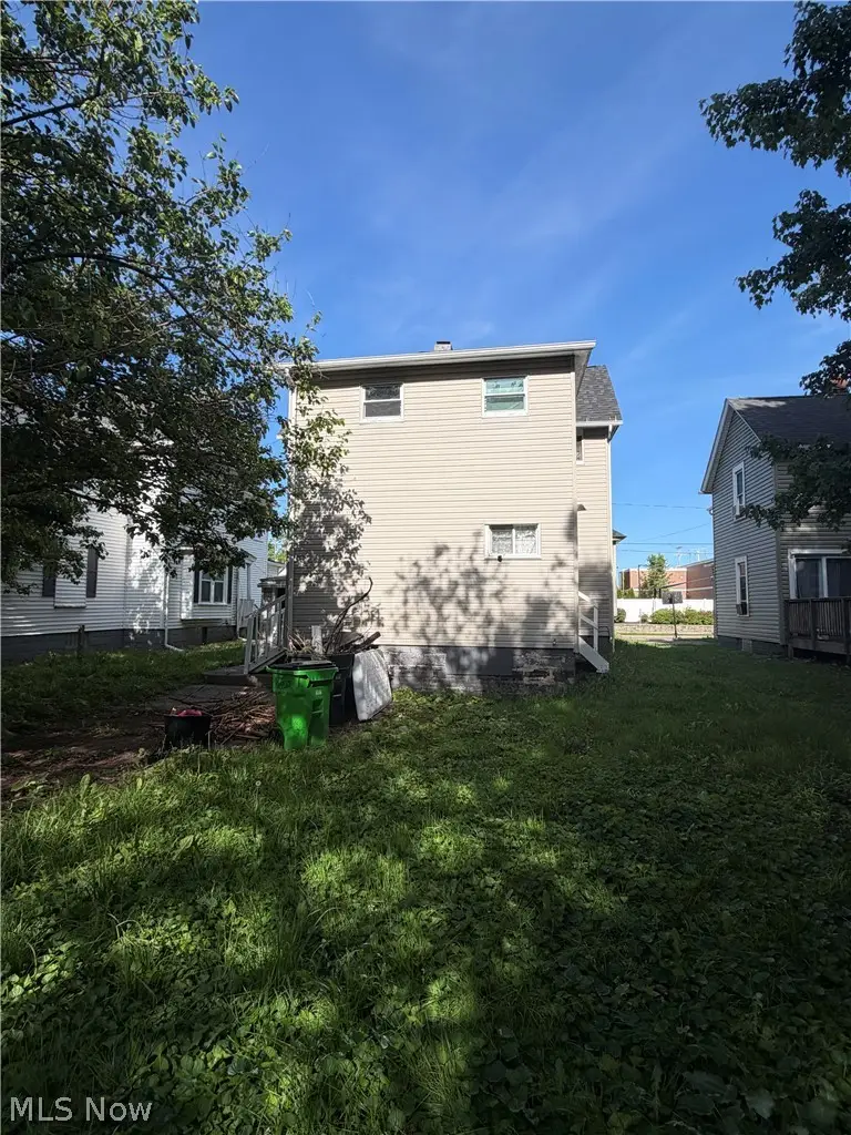 284 3rd Nw Street, Barberton, OH 44203 - #3