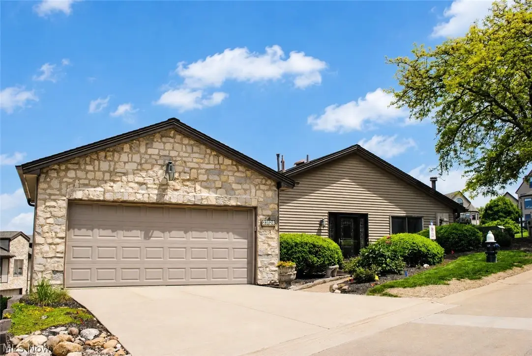 23128 Roberts Run, Bay Village, OH 44140 - #1