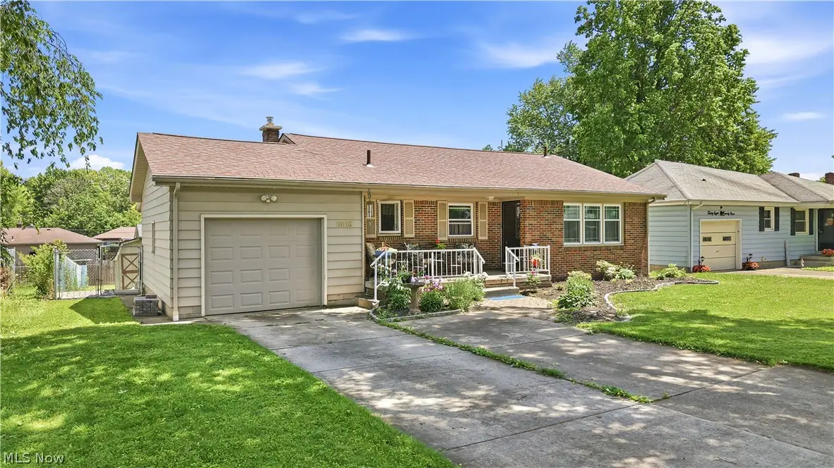 3815 Loma Vista Drive, Youngstown, OH 44511 - #1