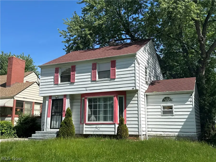 20711 E Ridgewood Avenue, Warrensville Heights, OH 44122 - #2