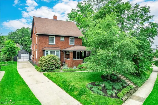 1450 Waterbury Road, Lakewood, OH 44107