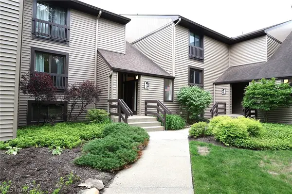 1115 Canyon View Road #403, Sagamore Hills, OH 44067