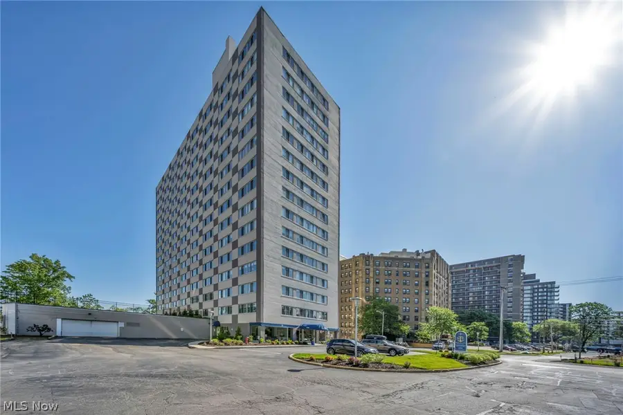 12520 Edgewater Drive #1106, Lakewood, OH 44107 - #2