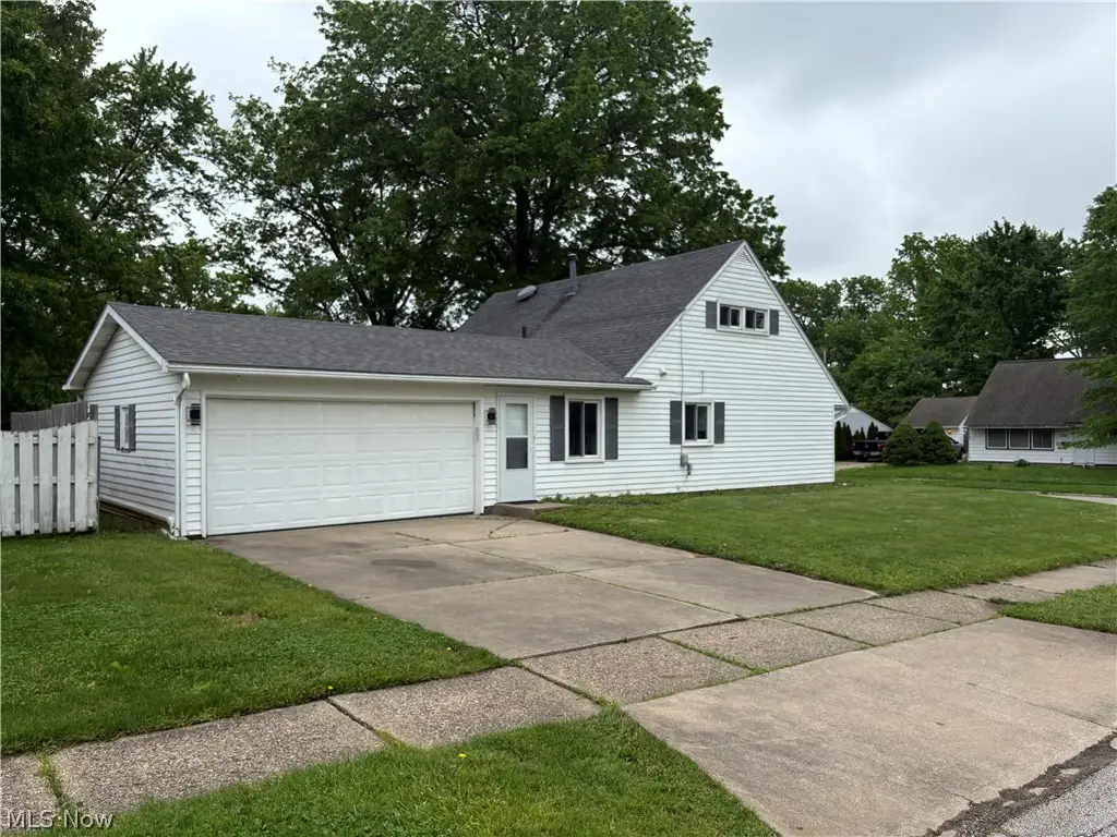 2300 Giffels Drive, Cuyahoga Falls, OH 44221 - #1