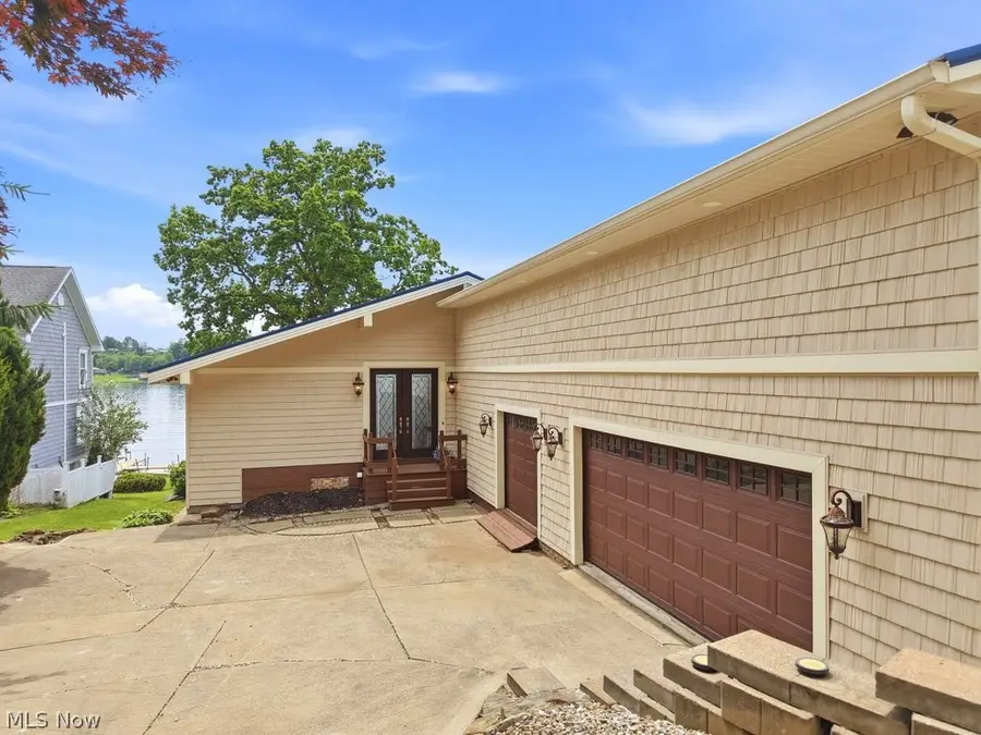 28 E Mohawk Drive, Malvern, OH 44644 - #2