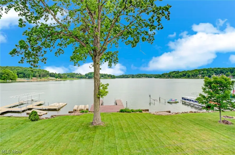 28 E Mohawk Drive, Malvern, OH 44644 - #3