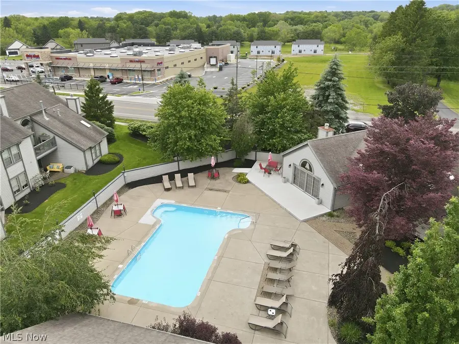 127 S Bayshore Drive, Columbiana, OH 44408 - #2
