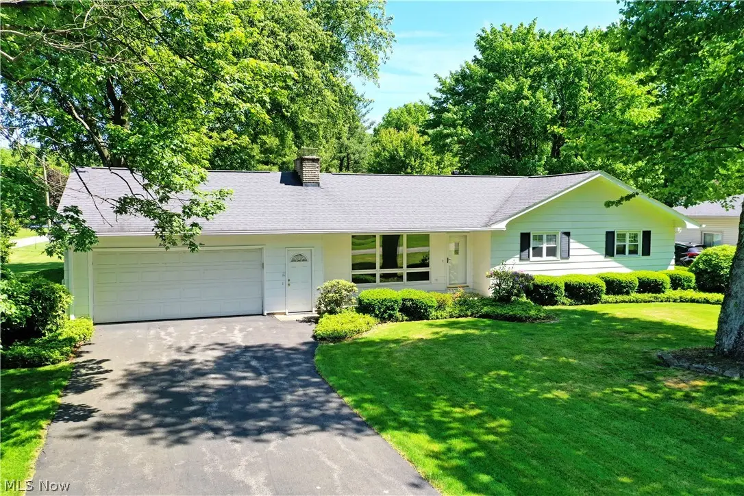 4975 Maple Drive, Vienna, OH 44473 - #1