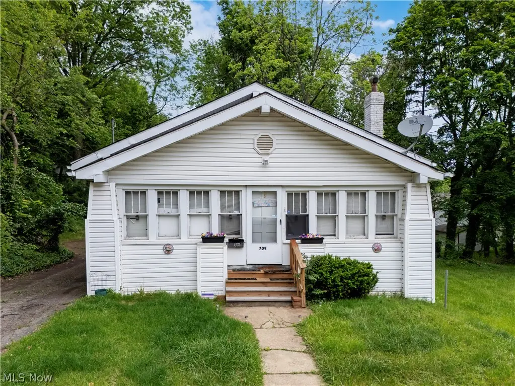 709 Longview Avenue, Akron, OH 44307 - #1