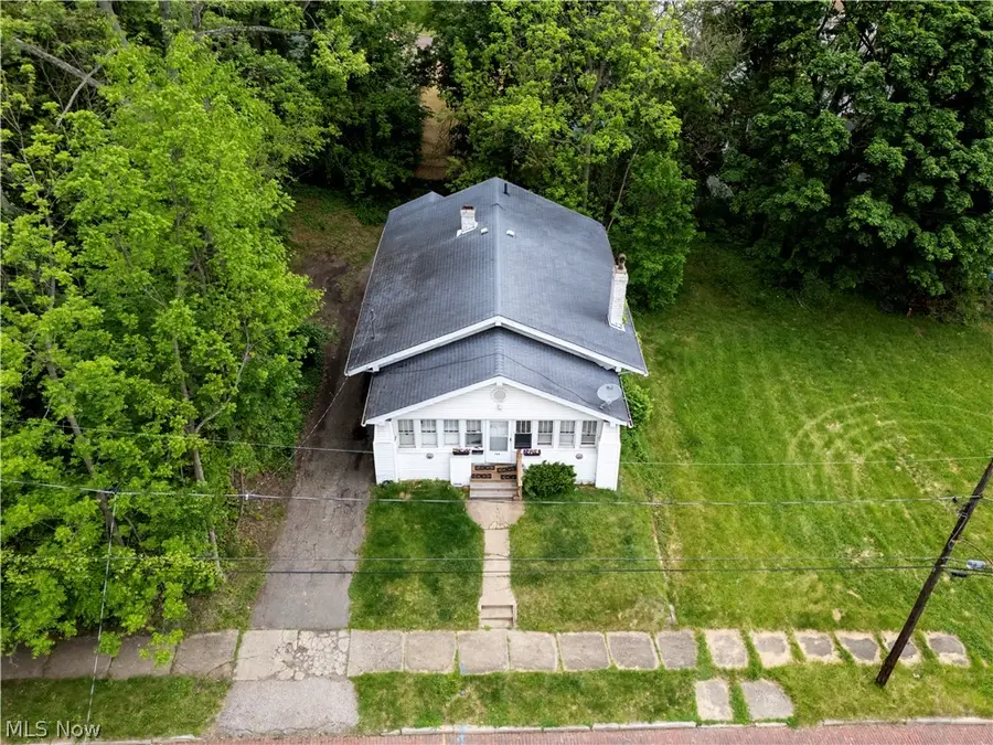 709 Longview Avenue, Akron, OH 44307 - #2