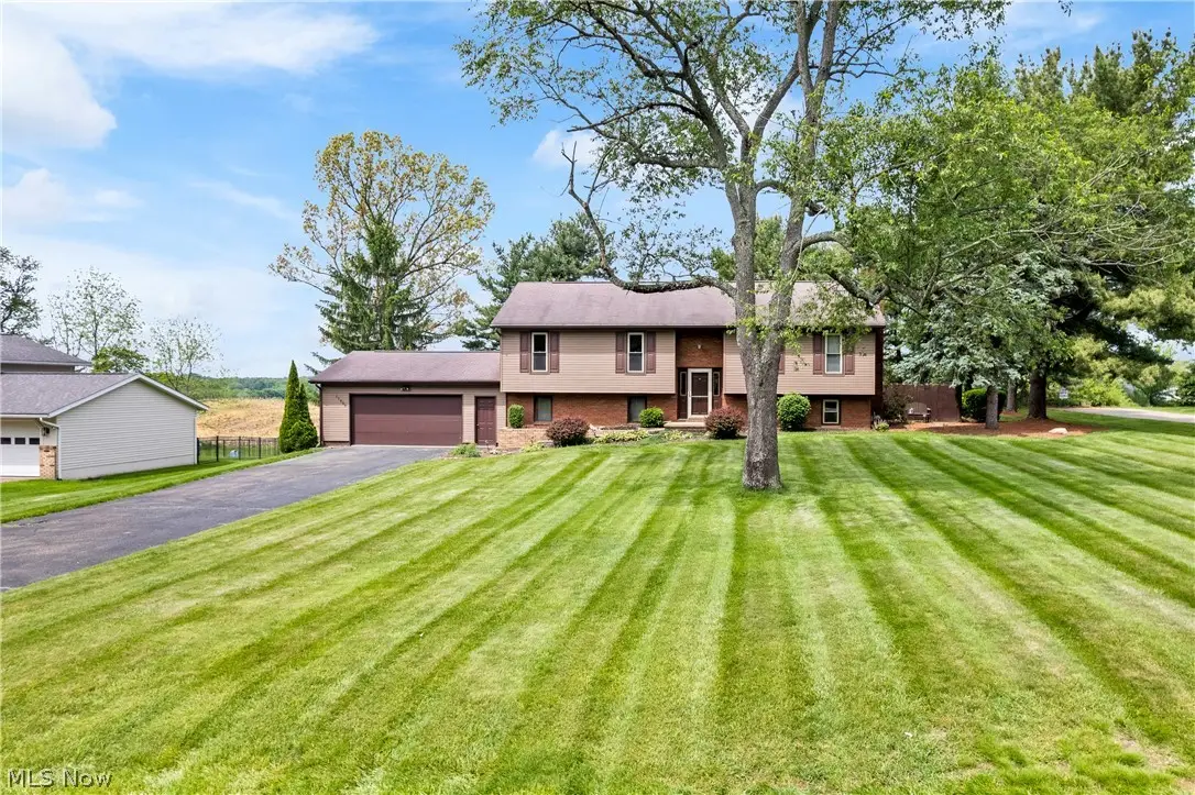 11033 Santa Fe Ne Trail, Hartville, OH 44632 - #1