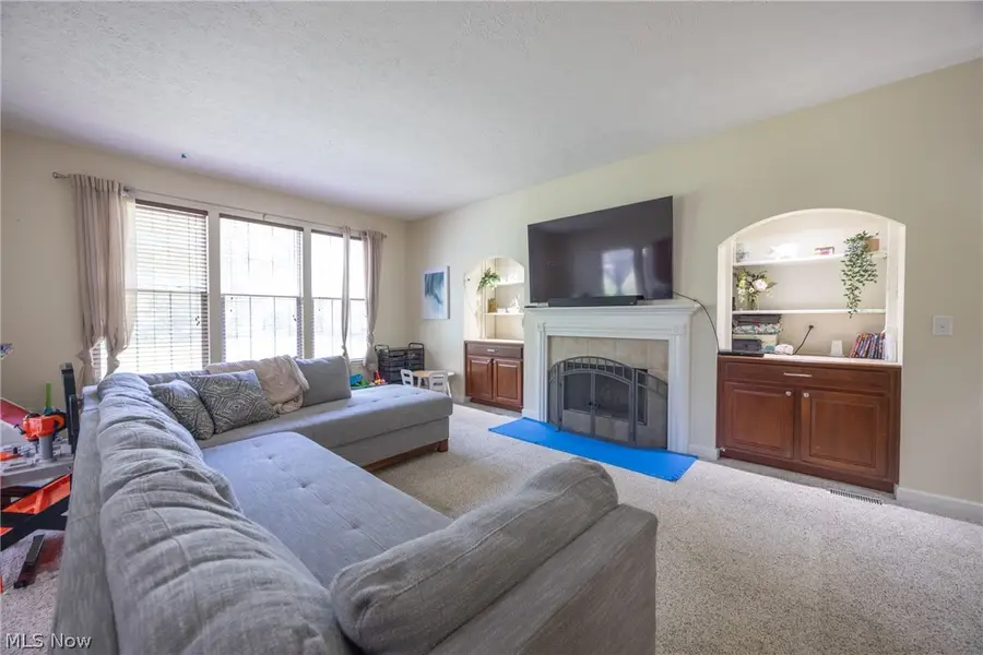 8856 Oakbrook Circle, Twinsburg, OH 44087 - #2