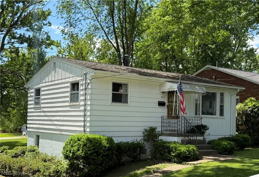 307 W 9th Street, Salem, OH 44460 - #2