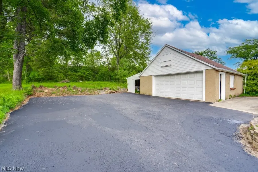 12335 Sunset Drive, Garfield Heights, OH 44125 - #3