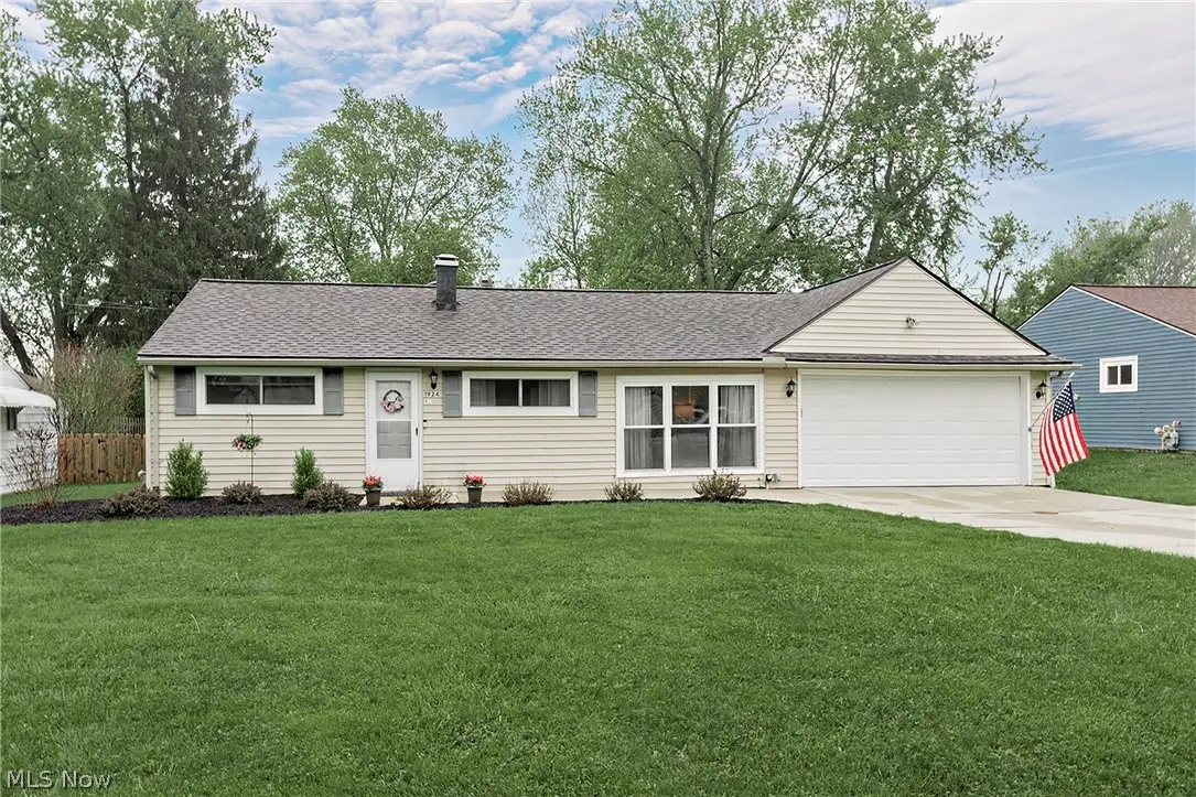 1924 Westwood Drive, Twinsburg, OH 44087 - #1