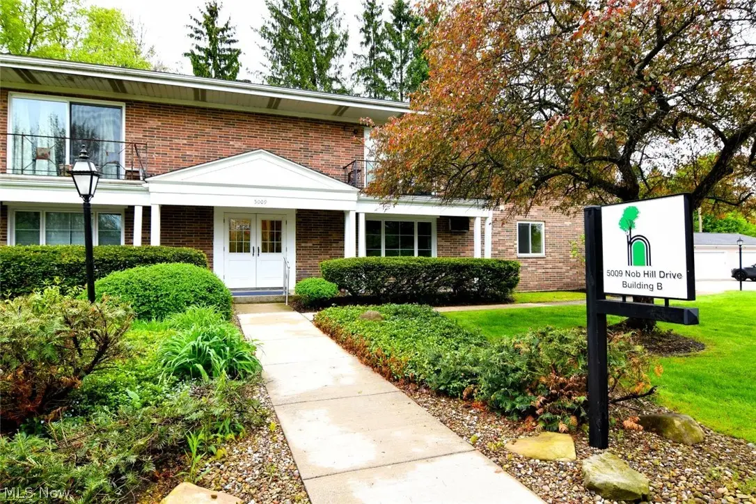 5009 Nob Hill Drive #B2, Chagrin Falls, OH 44022 - #1