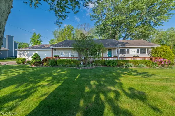 700 Harris Road, Sheffield Lake, OH 44054