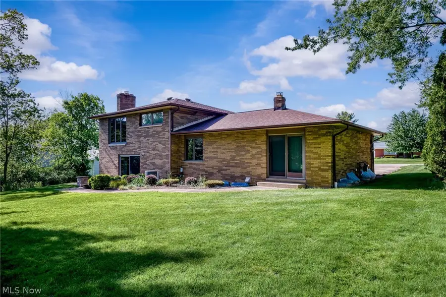 16385 Glendale Avenue, Strongsville, OH 44136 - #3