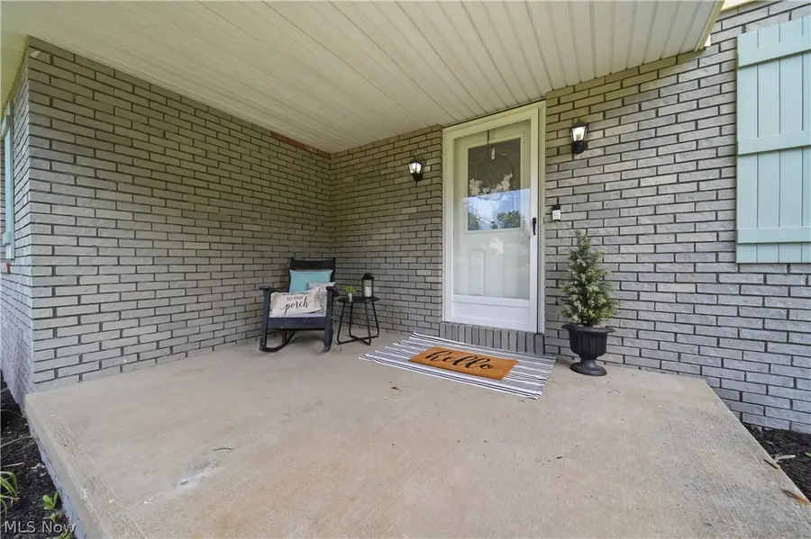 2681 Country Squire Nw Street, Uniontown, OH 44685 - #2