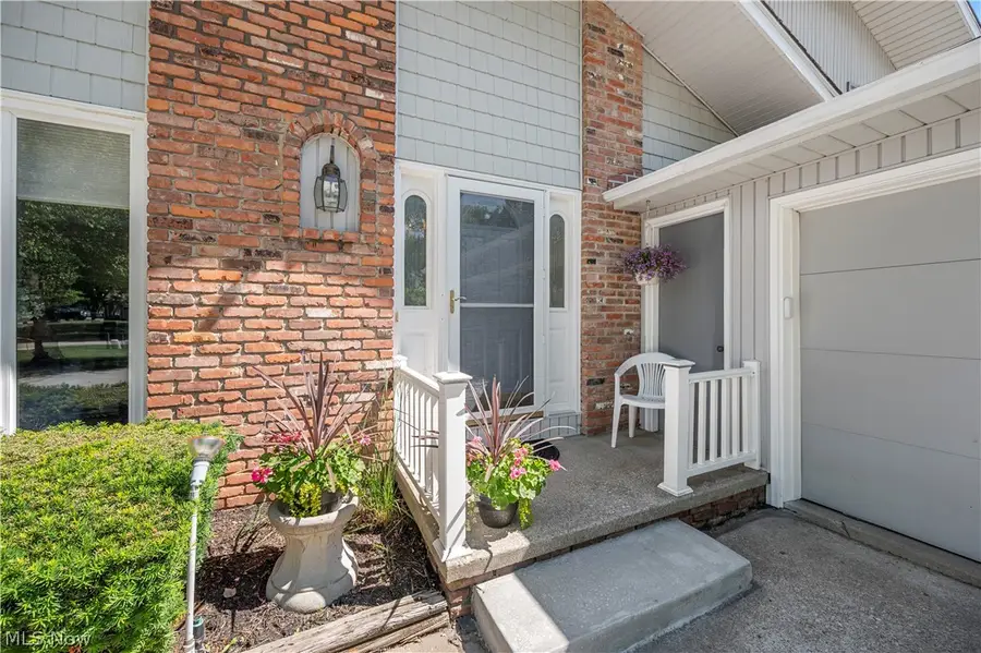 201 Melbourne Drive, Brunswick, OH 44212 - #2