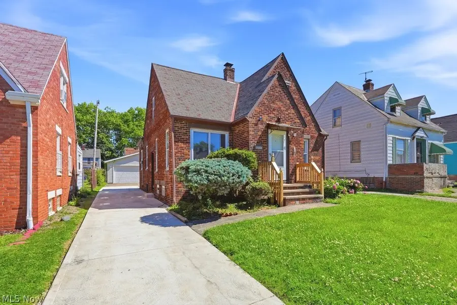 15705 Throckley Avenue, Cleveland, OH 44128 - #2
