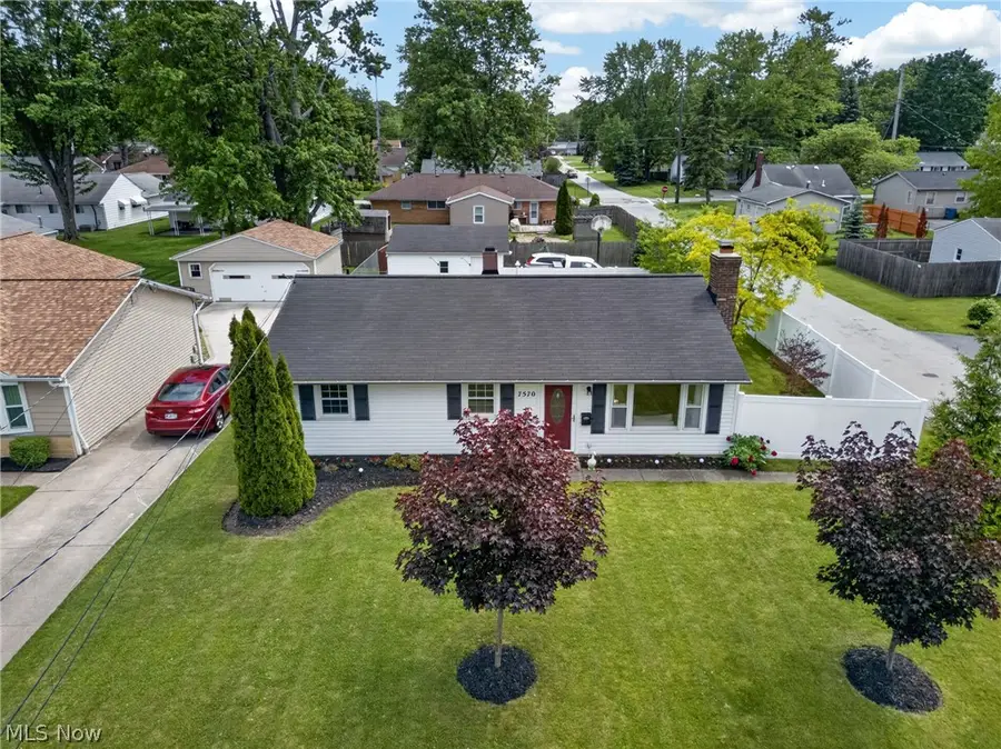 7570 Pinehurst Drive, Mentor On The Lake, OH 44060 - #3